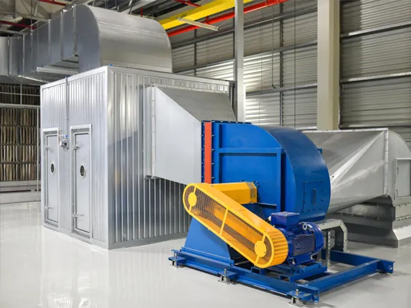 Wie kann festgestellt werden, ob das Laufrad eines Radialventilators ausgewuchtet werden muss?